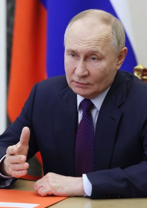 Putin nie poddaje: Rosja „wybierze wersję pokoju, która go odpowiada”