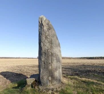 Archeolodzy w Saksonii znaleźli dużą kamienną płytę. Co ona ma na myśli