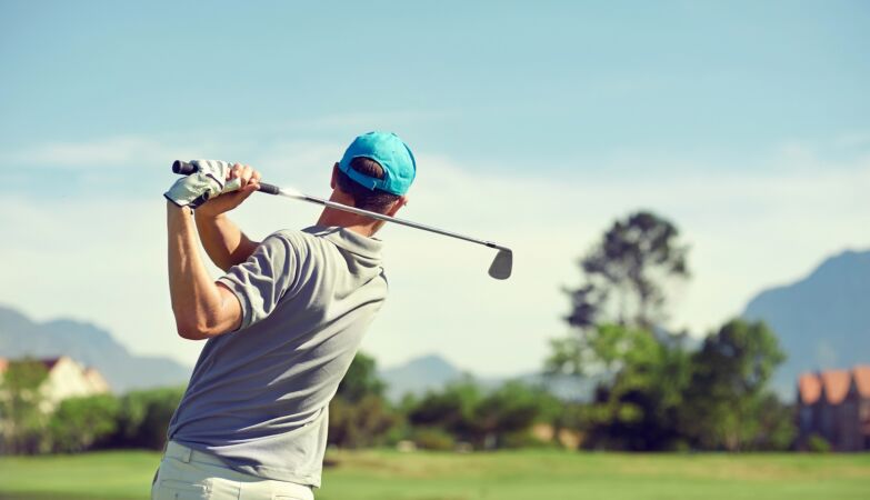 Jim Best walczy o krokodyle, aby złapać zagubione piłki golfowe. To twój żywiciel